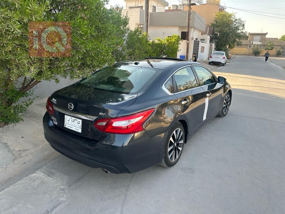 نيسان ألتيما